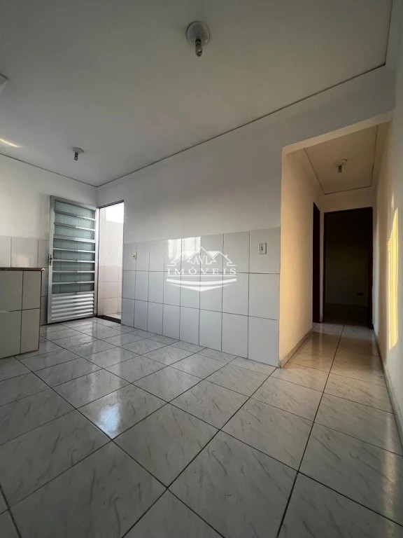 Casa para alugar com 2 quartos, 45m² - Foto 2