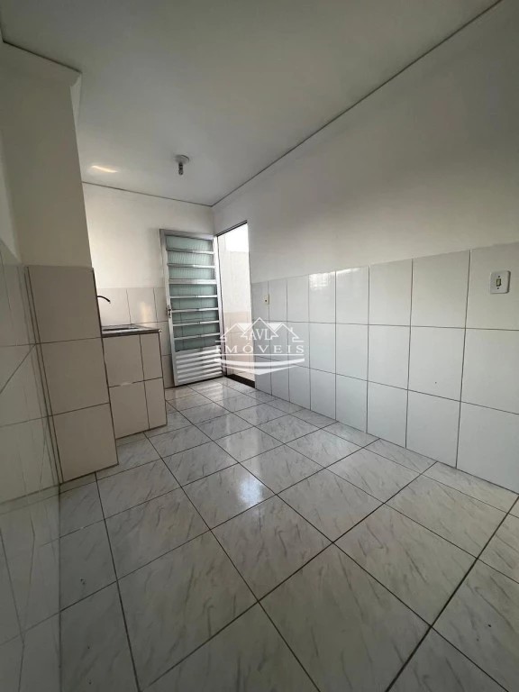 Casa para alugar com 2 quartos, 45m² - Foto 6