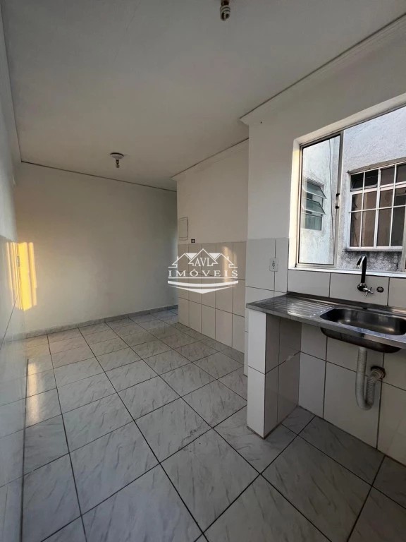 Casa para alugar com 2 quartos, 45m² - Foto 7