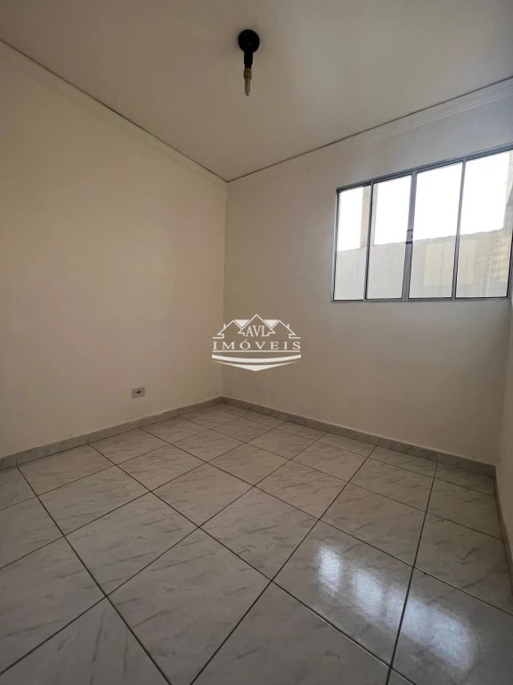 Casa para alugar com 2 quartos, 45m² - Foto 11