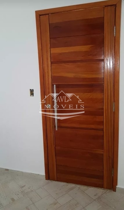 Sobrado à venda com 3 quartos, 100m² - Foto 4