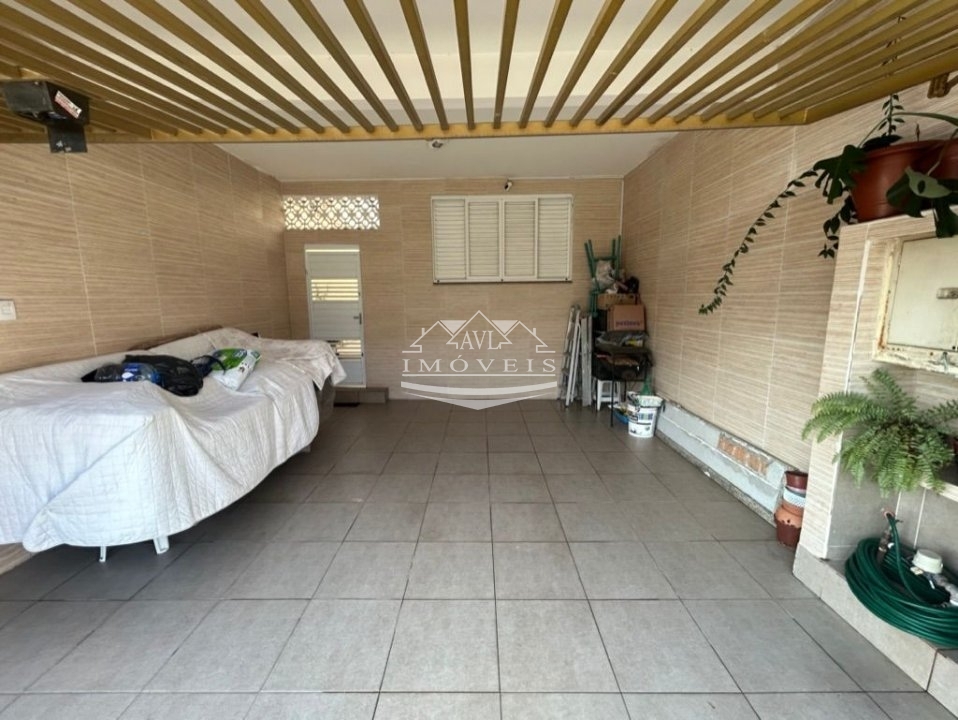 Casa à venda com 3 quartos, 125m² - Foto 2