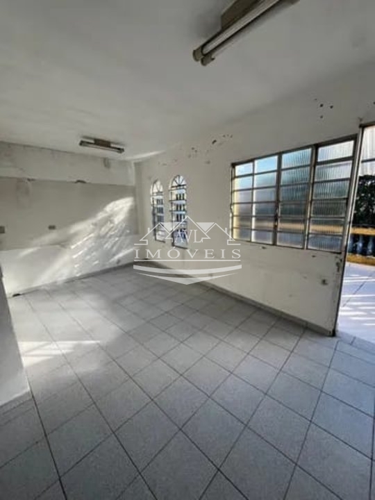 Casa à venda e aluguel com 4 quartos, 250m² - Foto 2