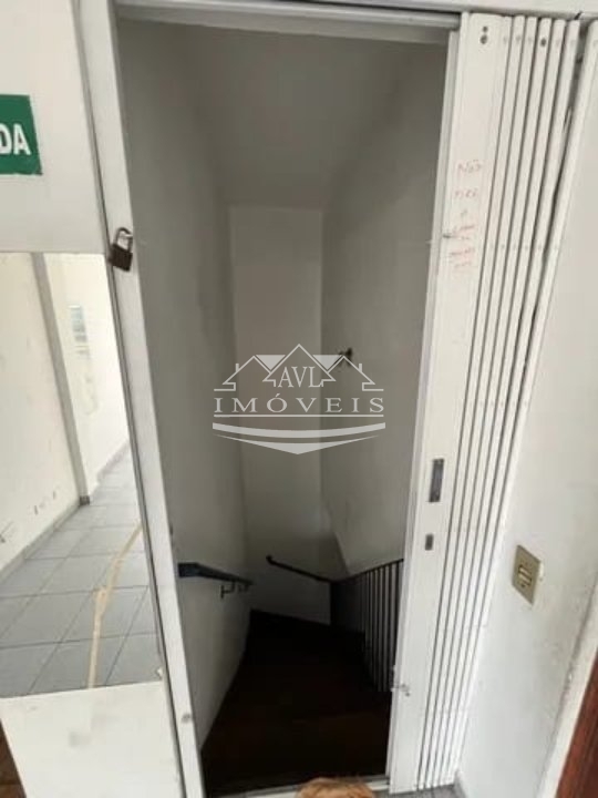 Casa à venda e aluguel com 4 quartos, 250m² - Foto 13