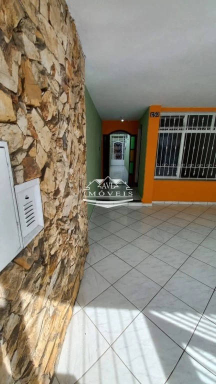 Sobrado à venda com 4 quartos, 228m² - Foto 2