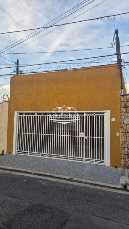 Casa à venda com 3 quartos, 126m² - Foto 1
