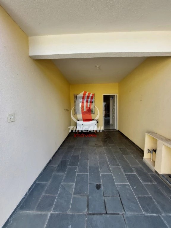 Casa de Condomínio para alugar com 3 quartos, 84m² - Foto 2