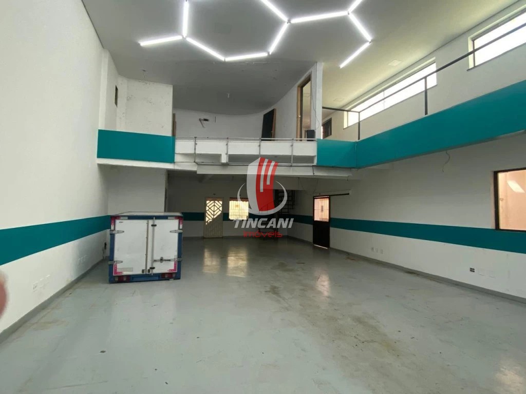 Prédio Inteiro para alugar, 600m² - Foto 4