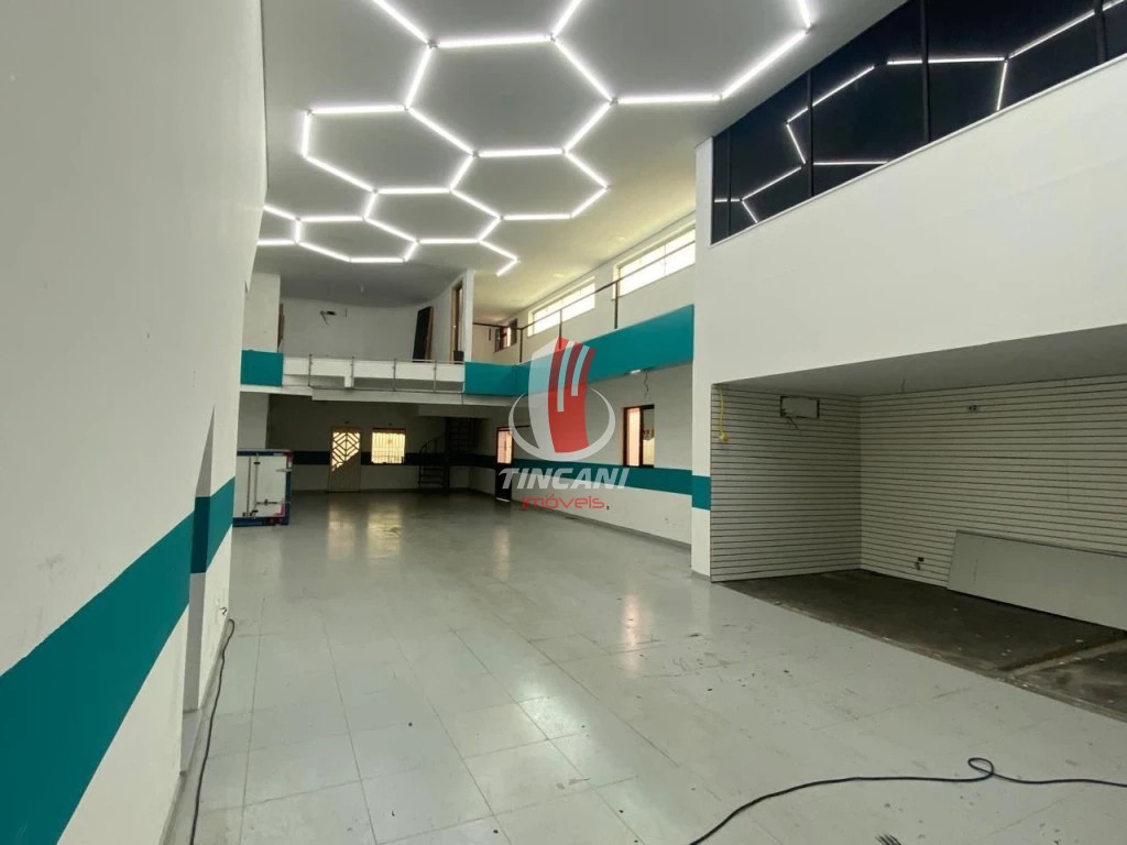 Prédio Inteiro para alugar, 600m² - Foto 2