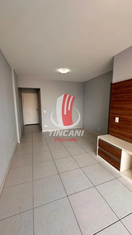 Apartamento para alugar com 3 quartos, 85m² - Foto 4