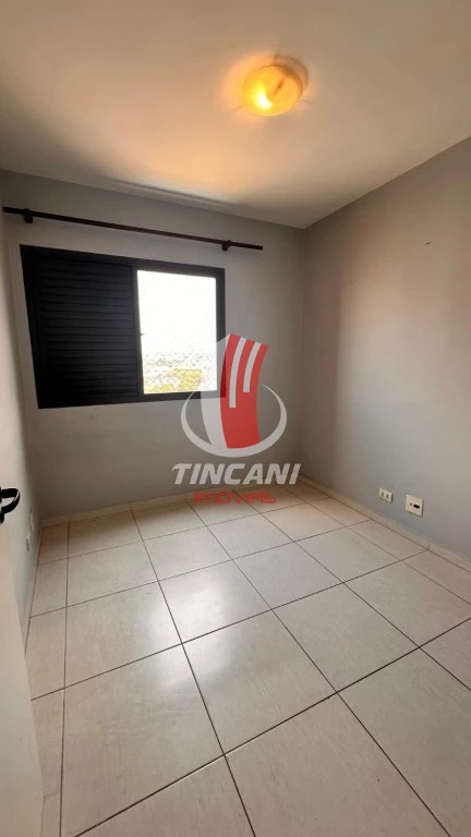 Apartamento para alugar com 3 quartos, 85m² - Foto 11