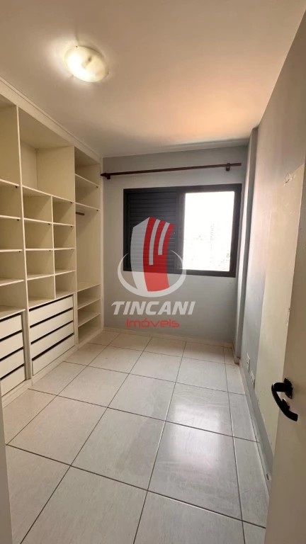 Apartamento para alugar com 3 quartos, 85m² - Foto 12