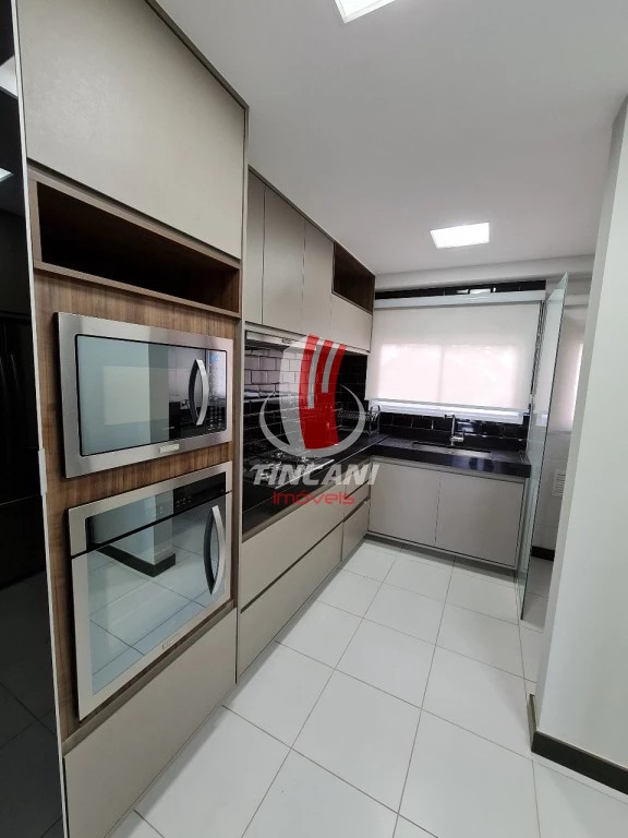 Apartamento para alugar com 3 quartos, 132m² - Foto 2