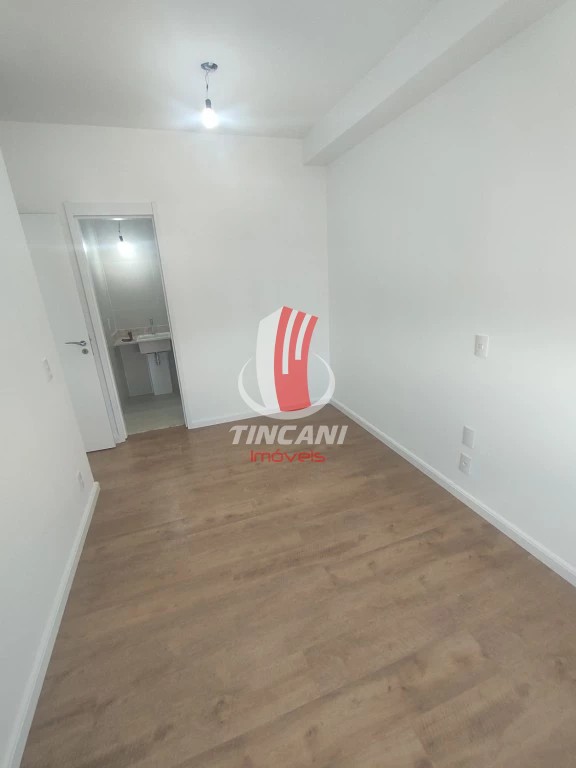 Apartamento à venda com 2 quartos, 68m² - Foto 4