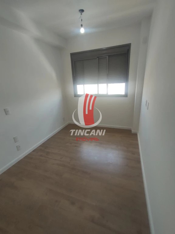 Apartamento à venda com 2 quartos, 68m² - Foto 5