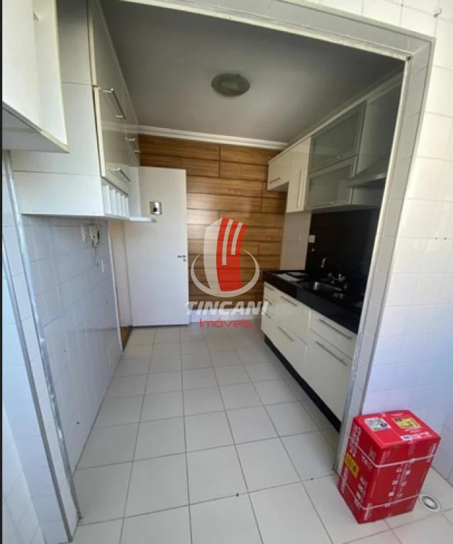 Apartamento à venda com 2 quartos, 65m² - Foto 3