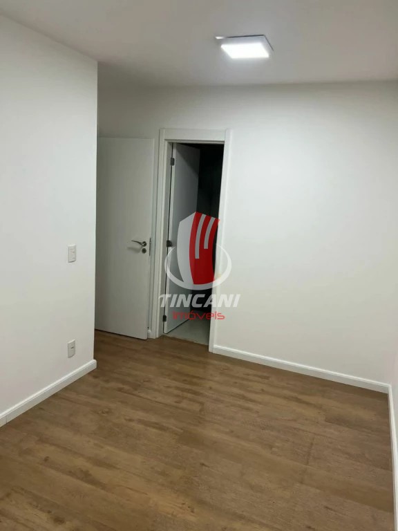 Apartamento para alugar com 2 quartos, 68m² - Foto 12