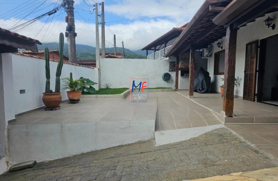 Casa à venda com 4 quartos, 230m² - Foto 1