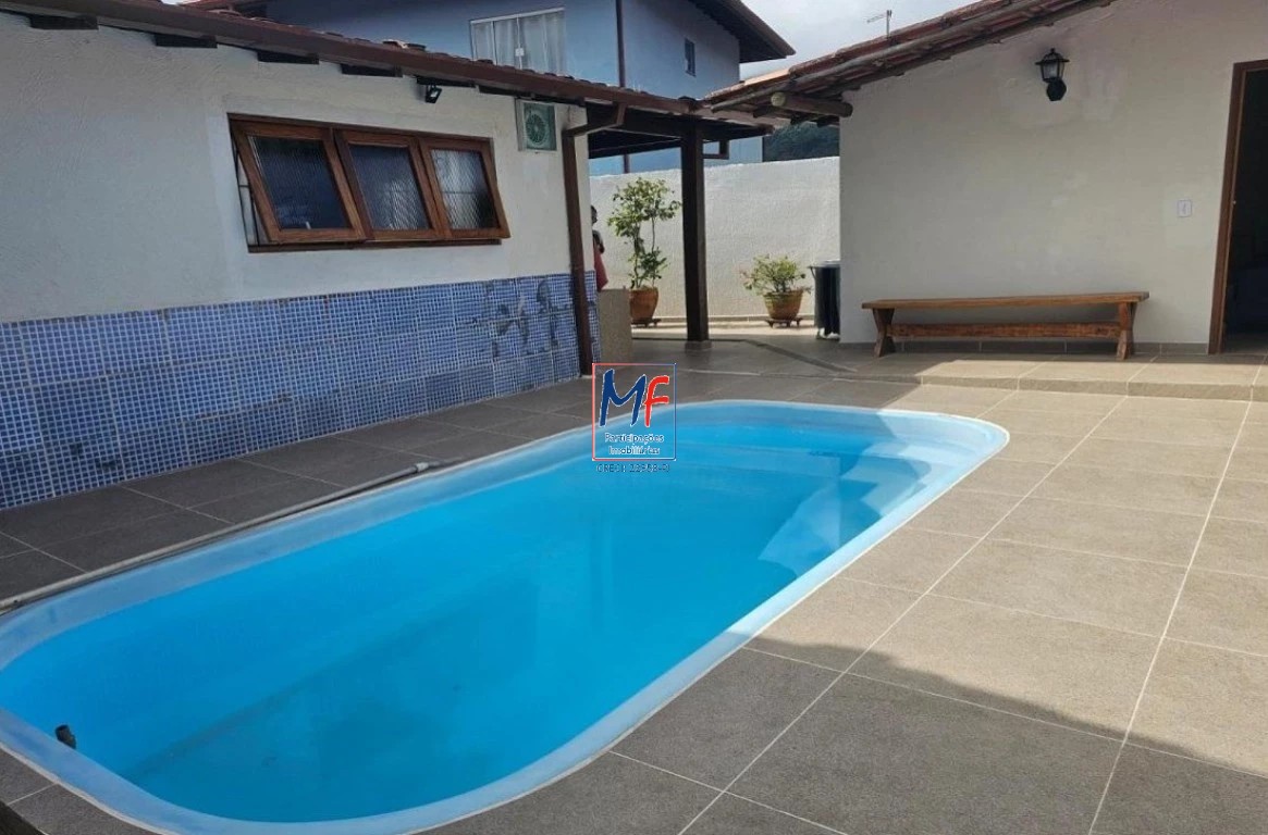 Casa à venda com 4 quartos, 230m² - Foto 2
