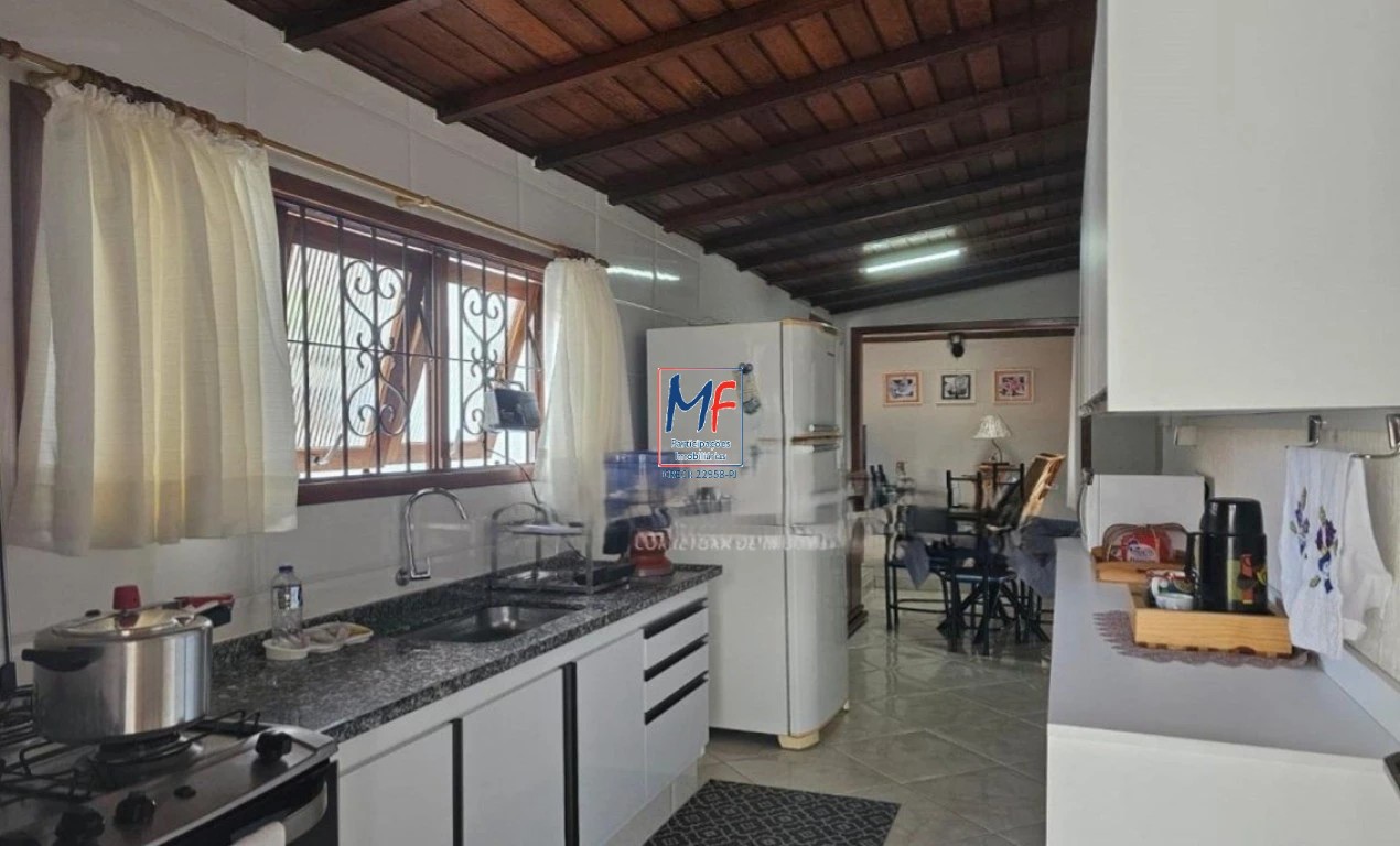Casa à venda com 4 quartos, 230m² - Foto 3