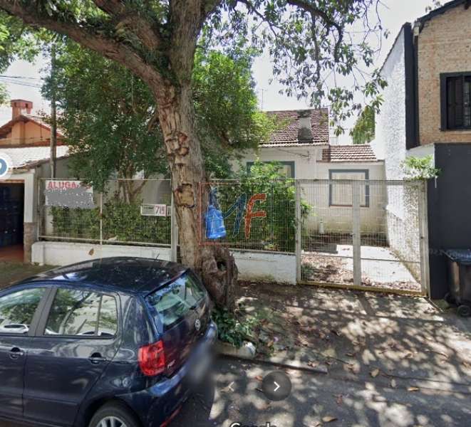 Casa para alugar com 5 quartos, 135m² - Foto 1