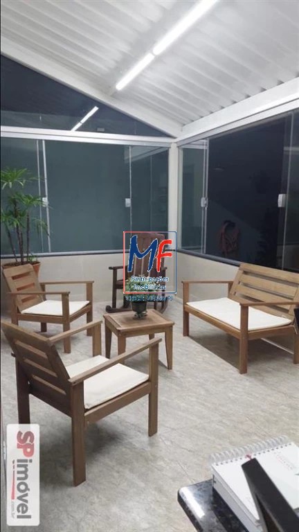 Sobrado à venda com 4 quartos, 250m² - Foto 1