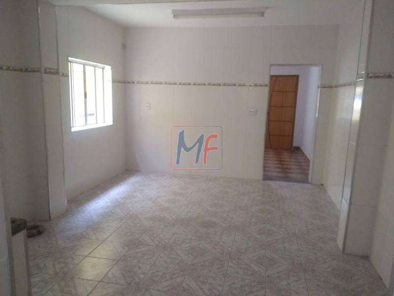 Casa para alugar com 3 quartos, 200m² - Foto 2