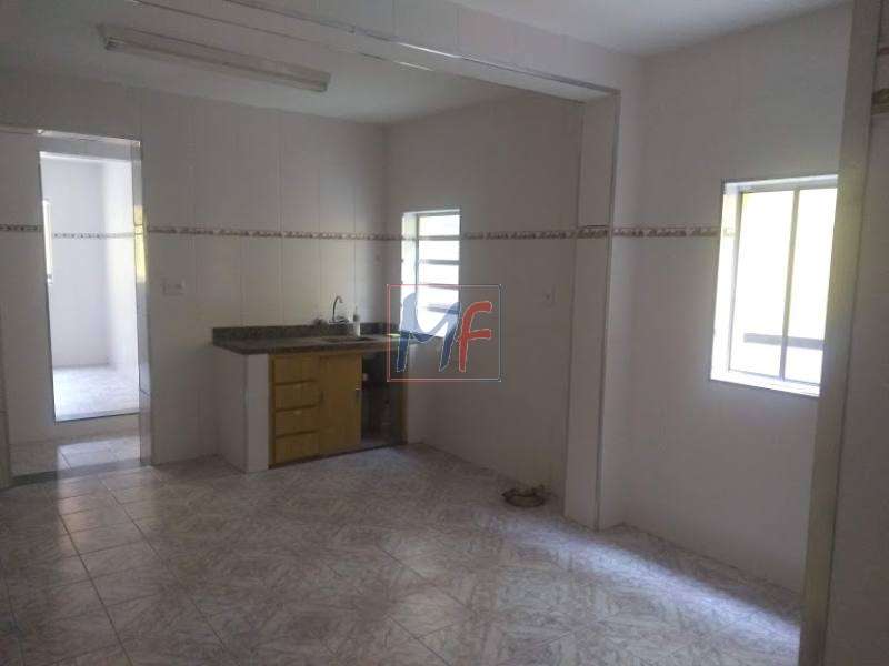 Casa para alugar com 3 quartos, 200m² - Foto 3