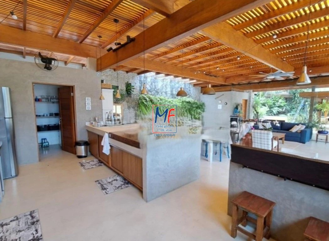 Casa à venda com 4 quartos, 330m² - Foto 2