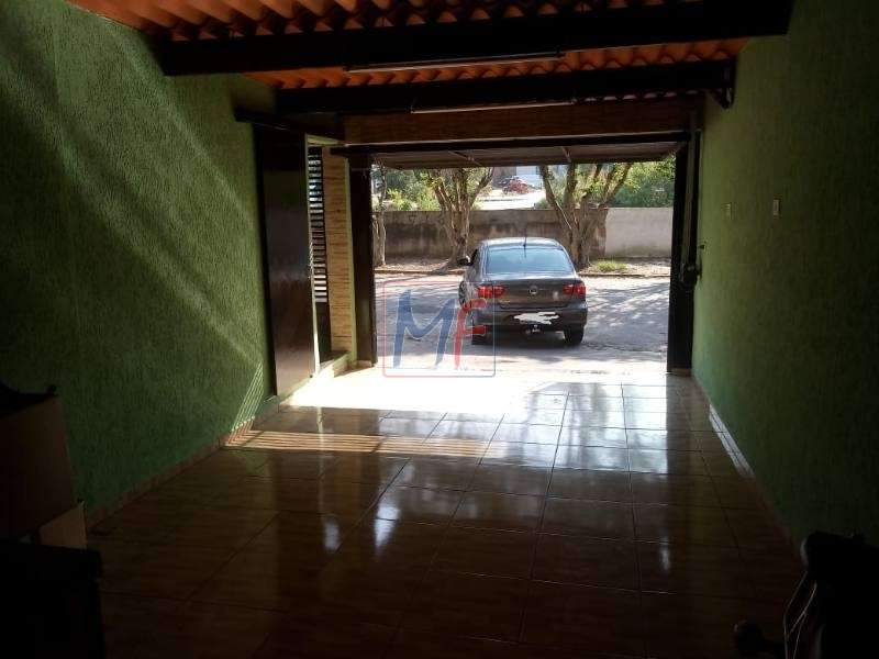 Casa à venda com 3 quartos, 220m² - Foto 11