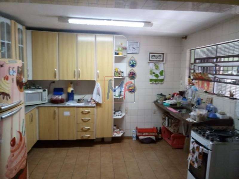 Casa à venda com 3 quartos, 220m² - Foto 16