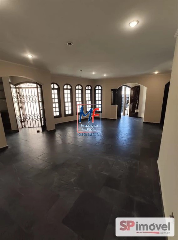 Sobrado à venda com 3 quartos, 220m² - Foto 1