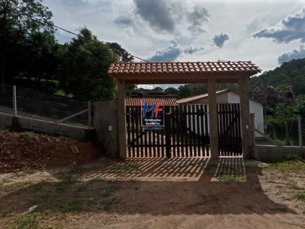 Chácara à venda com 4 quartos, 360m² - Foto 1