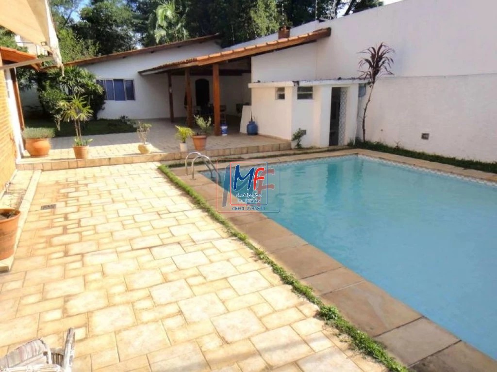 Casa à venda e aluguel com 6 quartos, 450m² - Foto 3