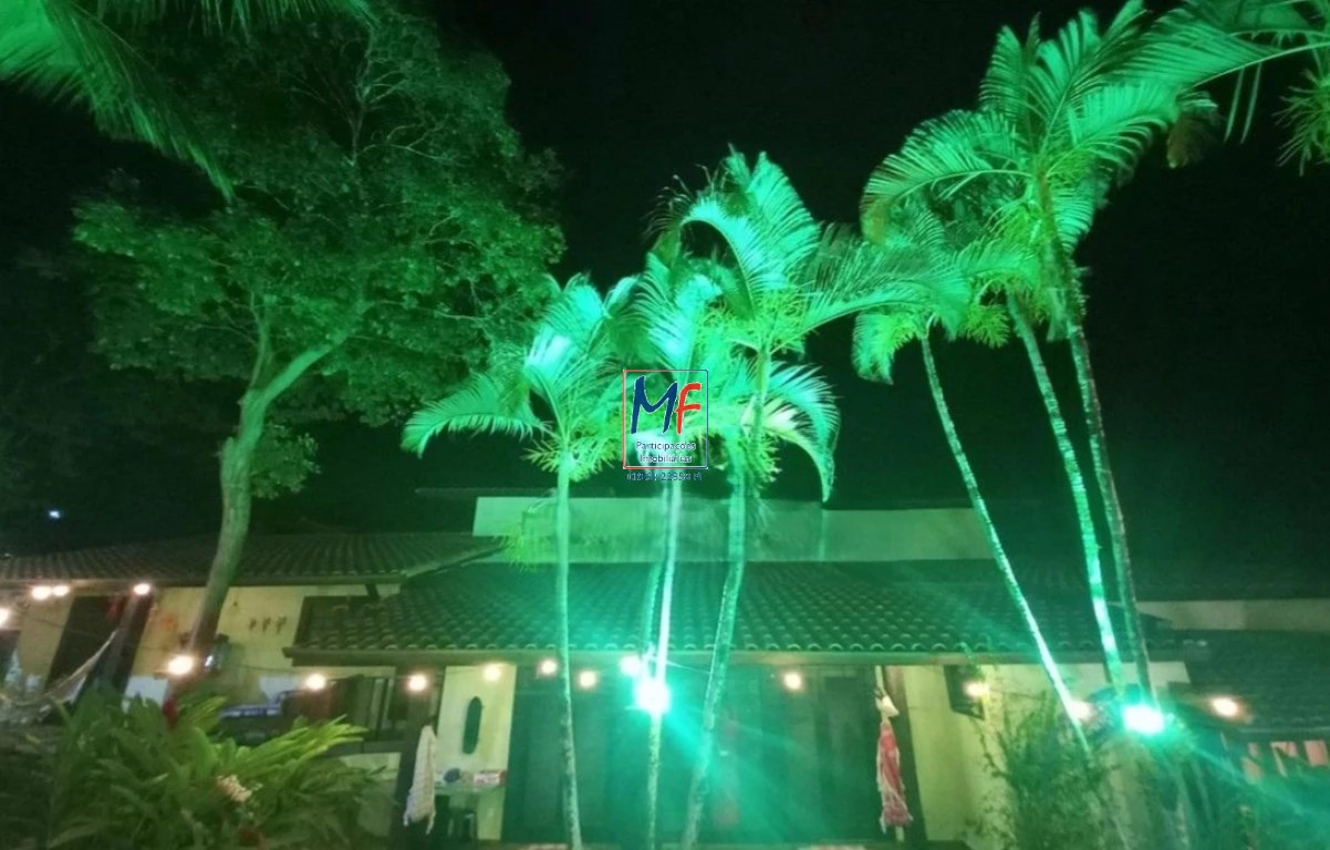 Casa à venda com 7 quartos, 500m² - Foto 1