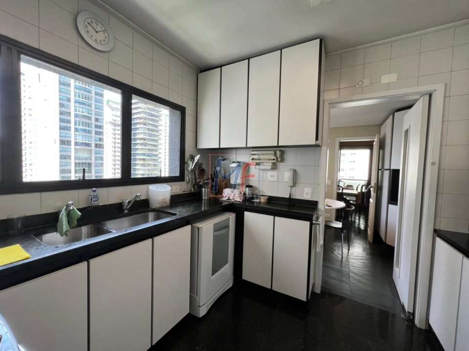 Apartamento, 3 quartos, 220 m² - Foto 1