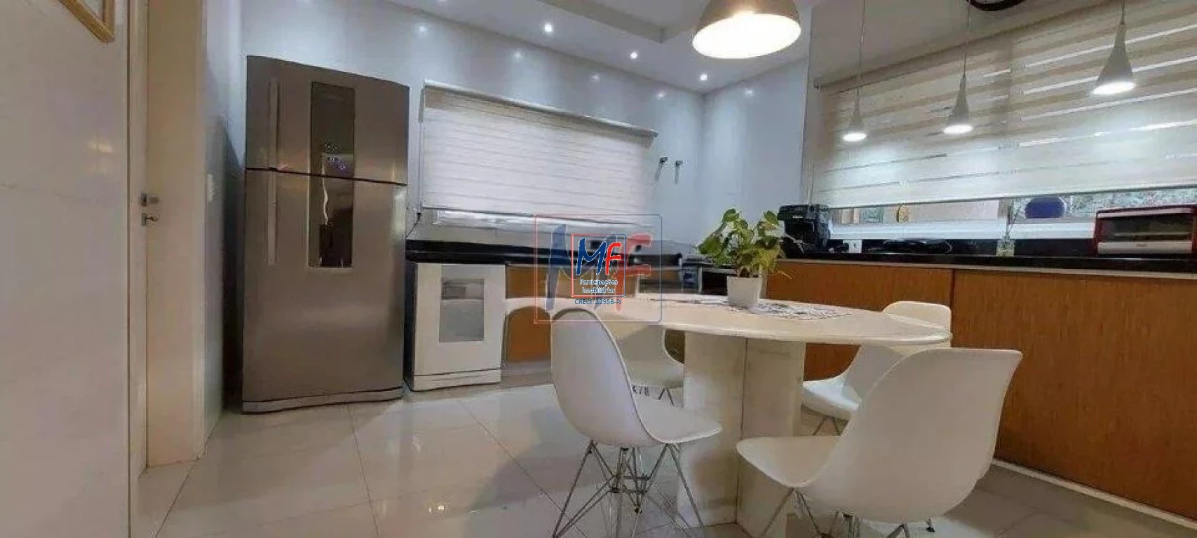 Casa de Condomínio à venda com 3 quartos, 236m² - Foto 4