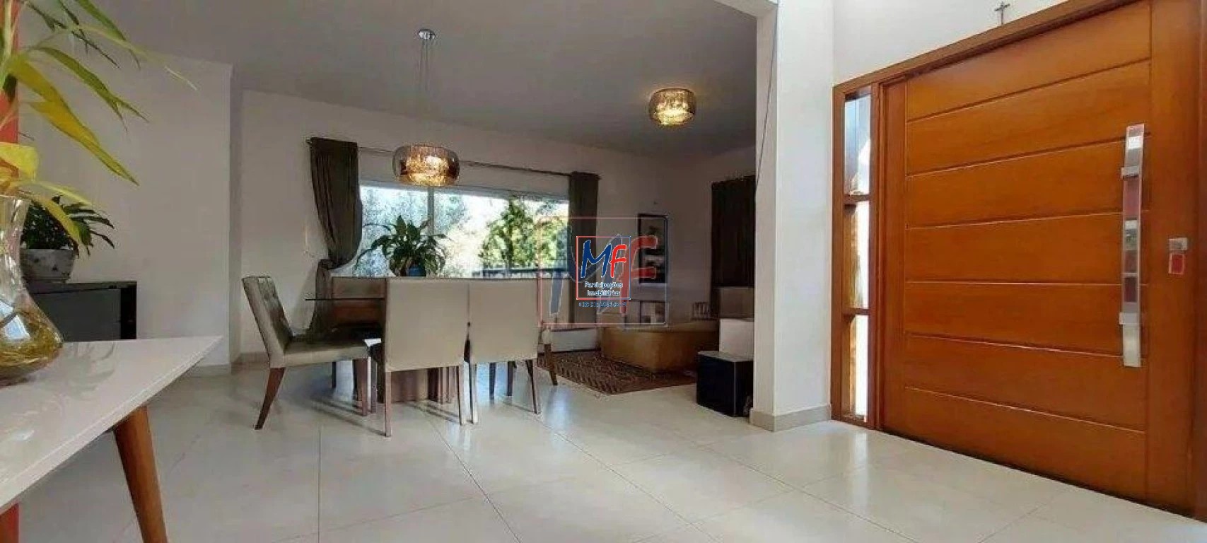 Casa de Condomínio à venda com 3 quartos, 236m² - Foto 1