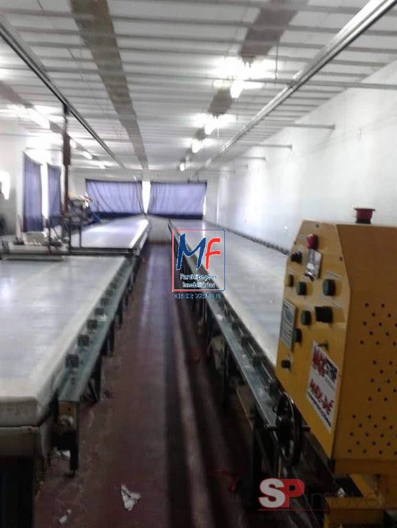 Depósito-Galpão-Armazém à venda, 126m² - Foto 1