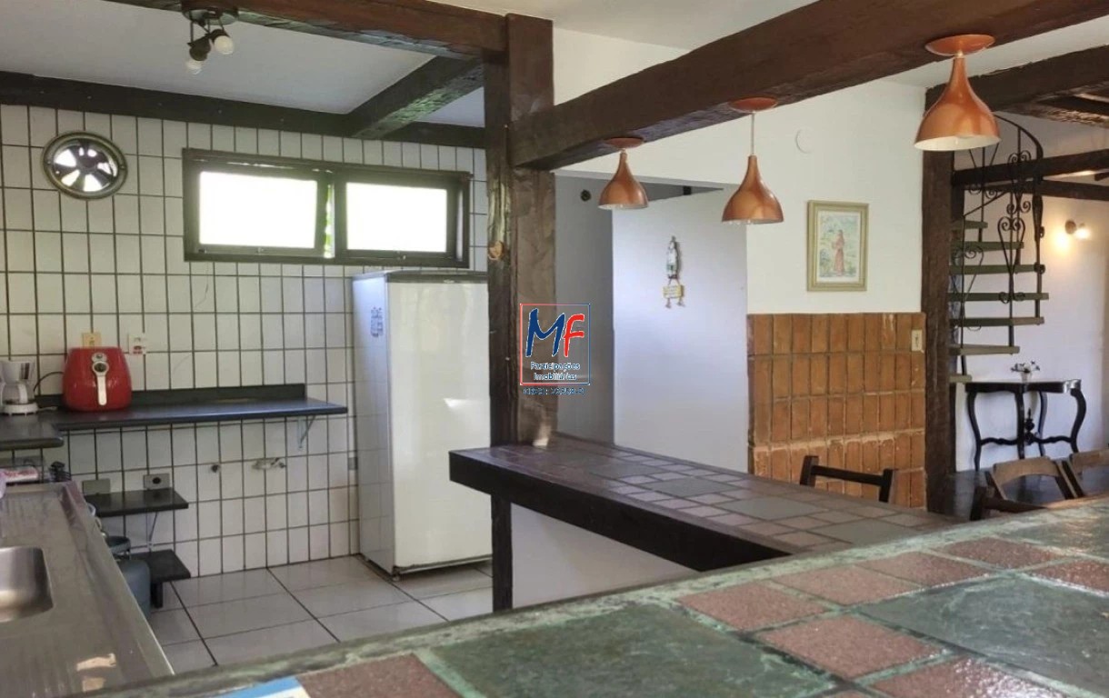 Casa à venda com 3 quartos, 226m² - Foto 2