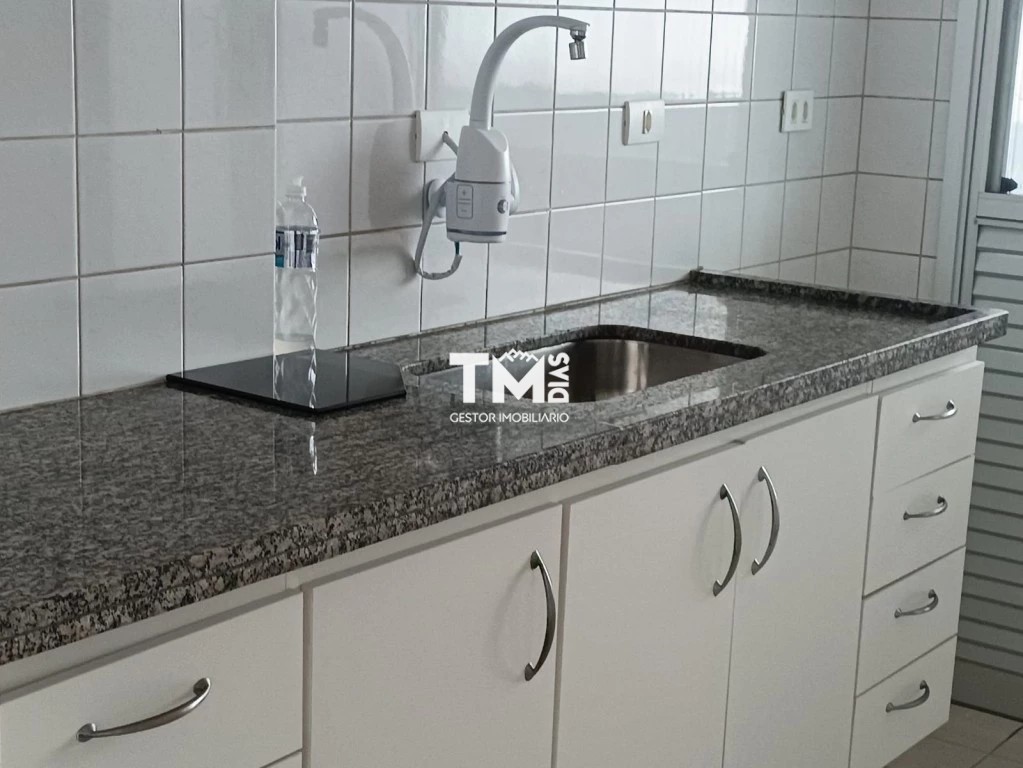 Apartamento para alugar com 3 quartos, 78m² - Foto 2
