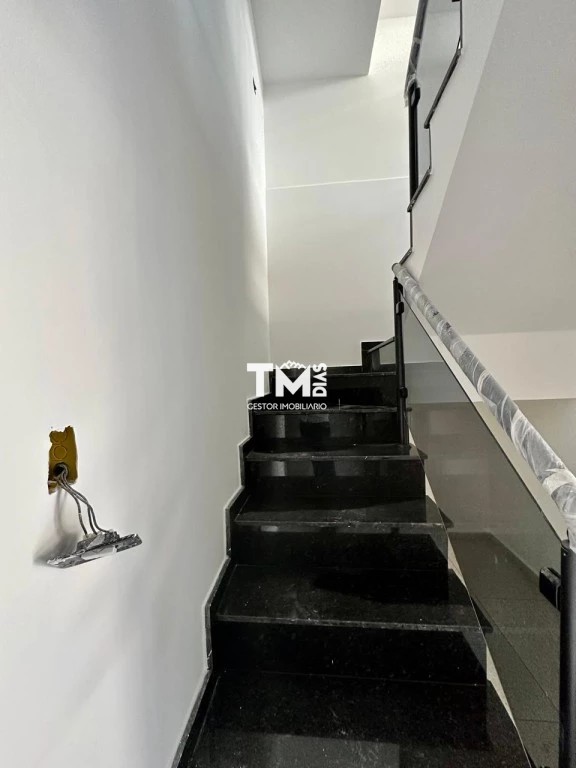 Sobrado à venda com 3 quartos, 110m² - Foto 4
