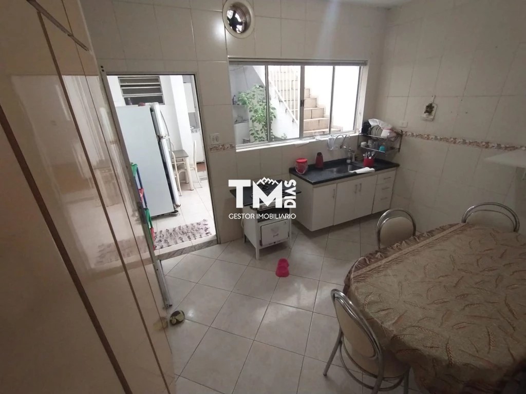 Sobrado à venda com 3 quartos, 140m² - Foto 2