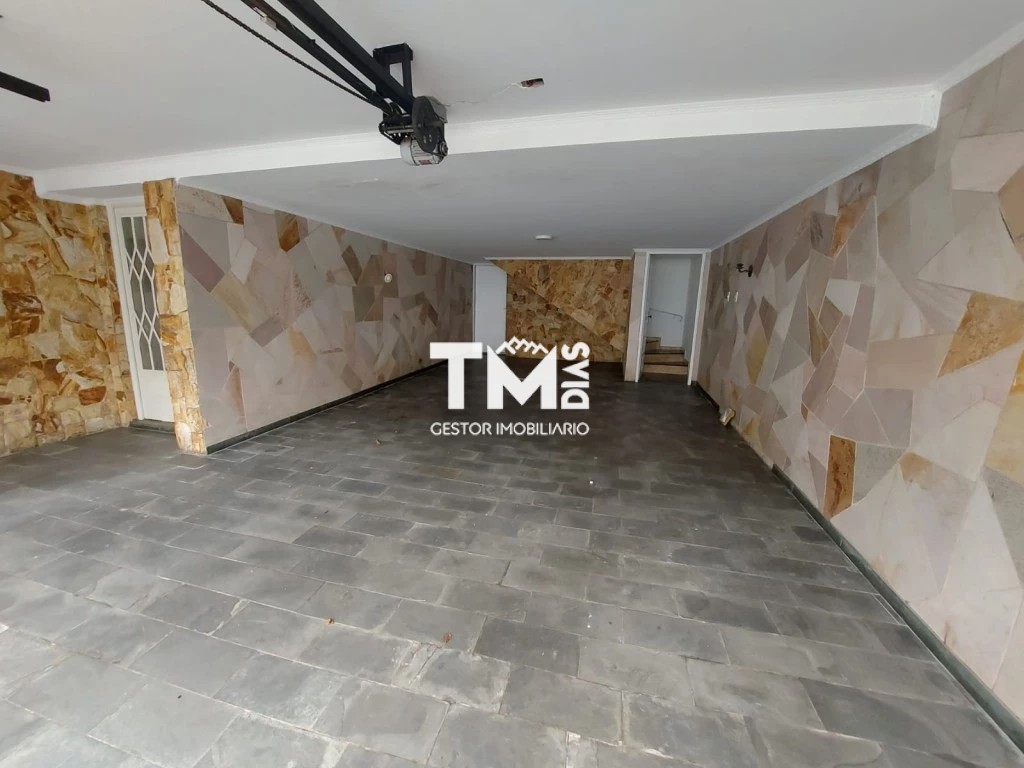 Sobrado para alugar com 4 quartos, 200m² - Foto 1