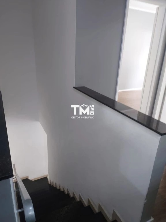 Sobrado para alugar com 4 quartos, 200m² - Foto 2