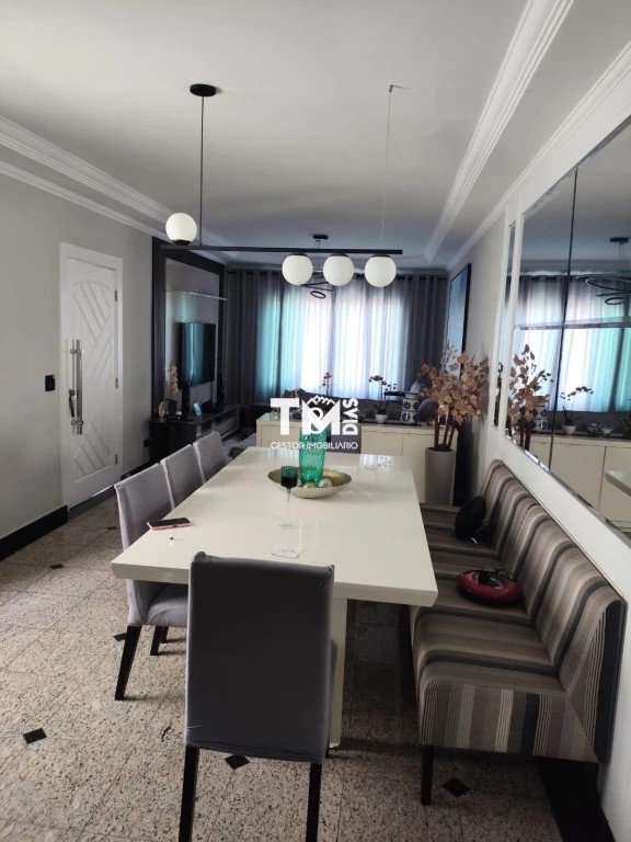 Sobrado, 3 quartos, 338 m² - Foto 1