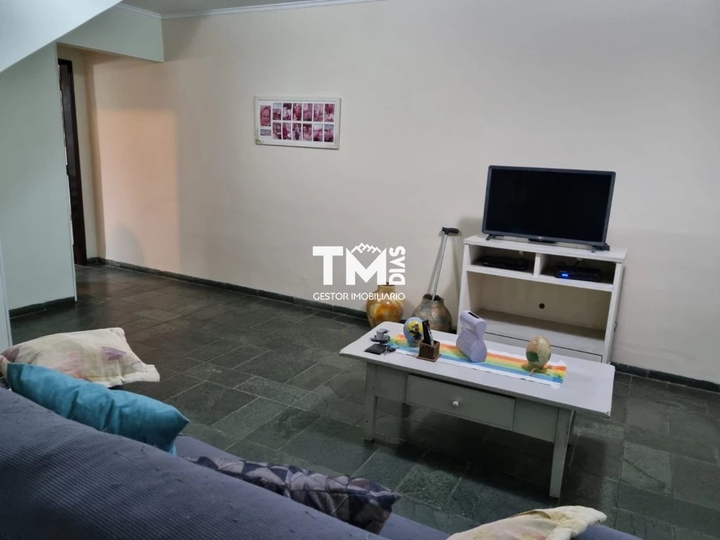 Casa de Condomínio à venda com 3 quartos, 190m² - Foto 2