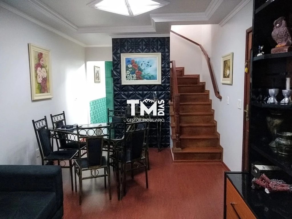 Sobrado à venda com 3 quartos, 281m² - Foto 1